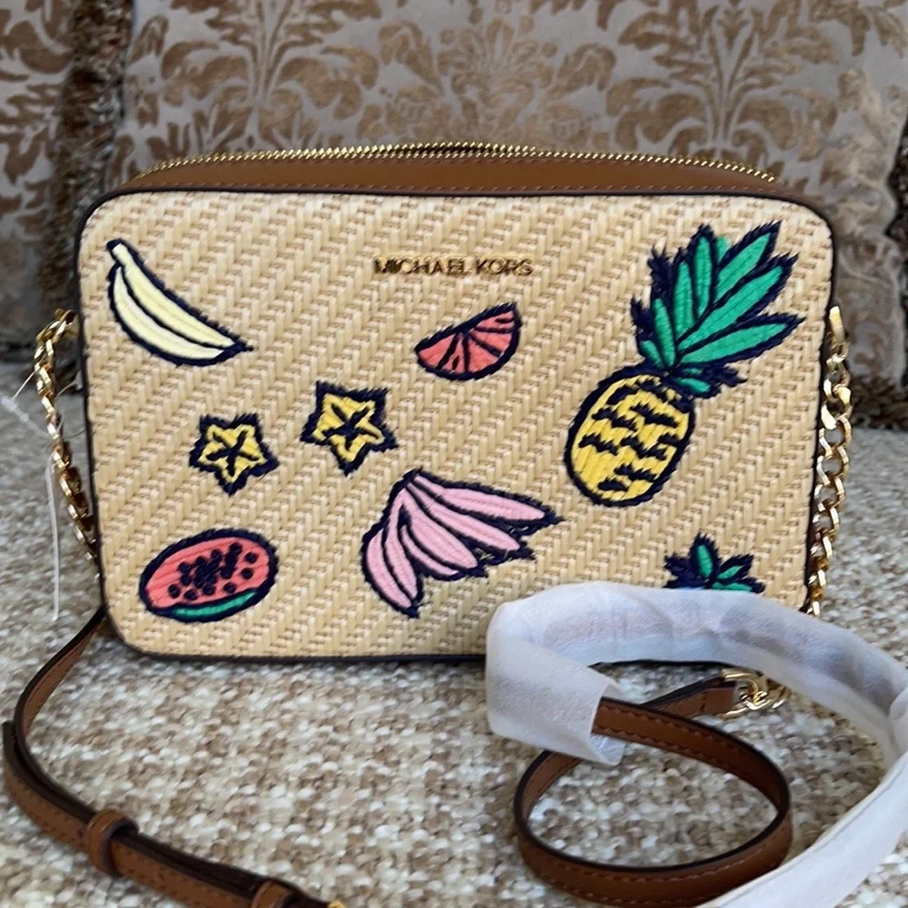 MK Island Escape Jet Set Item LG XBODY Natural Mlt - Picture 11 of 16